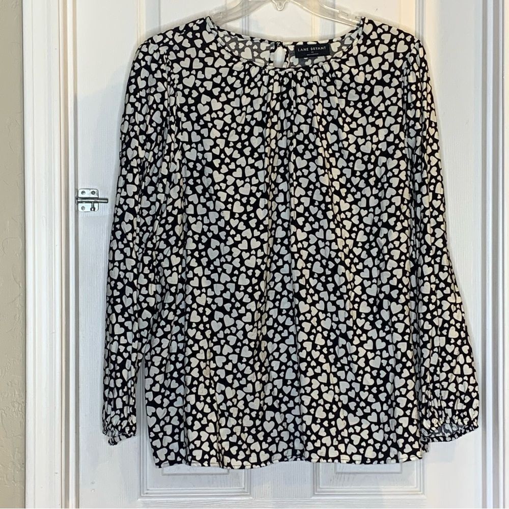 LANE BRYANT Black White HEARTS Print Blouse Womens PLUS Size 24